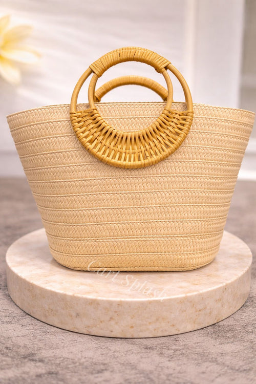 A Stylish and Casual Summer Vacation-style Large- capacity Solid-color Woven Paper Product with a Round Wooden Handle.